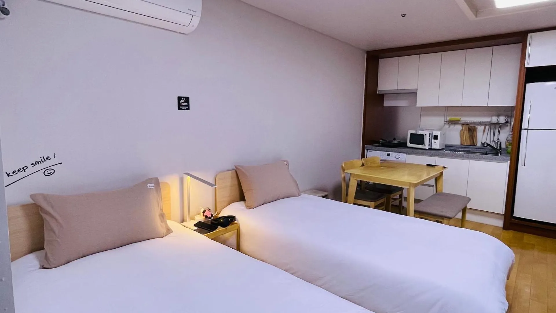 Qqstay Seoul 0*,  South Korea